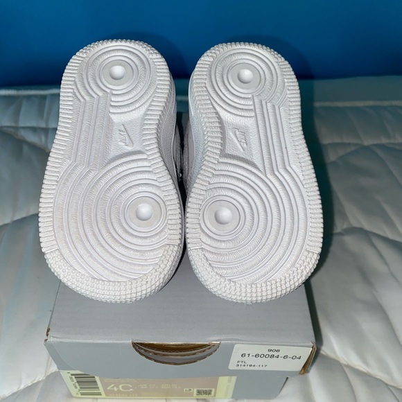 Air Force 1’s - Picture 4 of 4